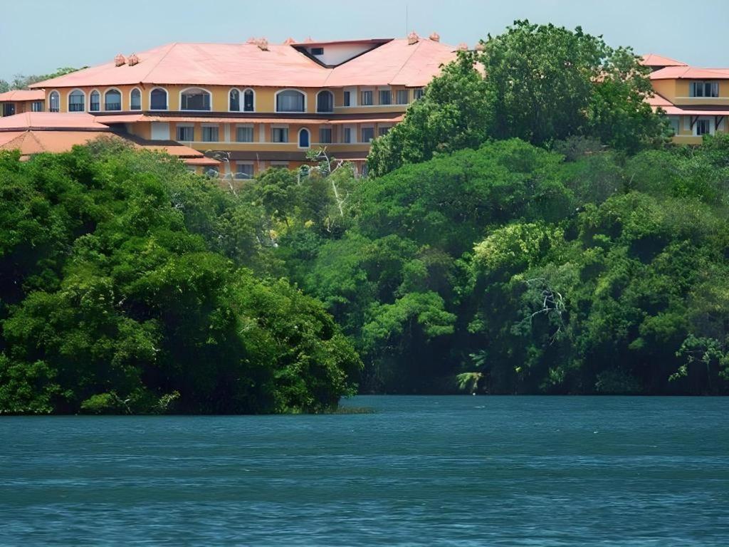 Hotel Melia Panama Canal Colon Exterior photo